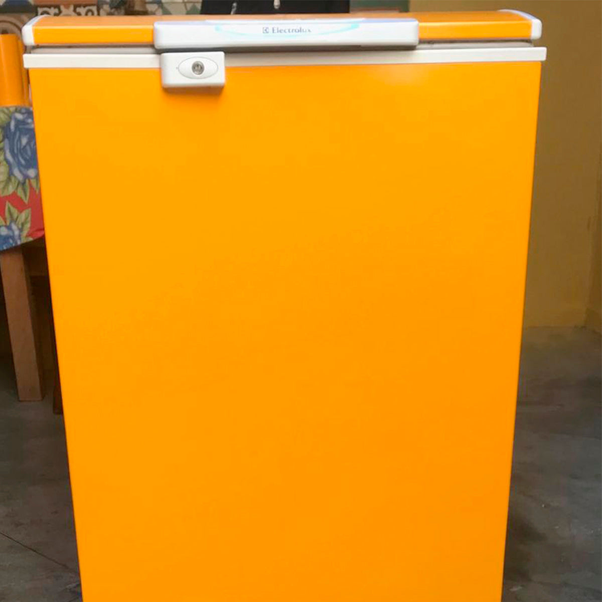 Adesivo de Envelopamento Amarelo Ouro