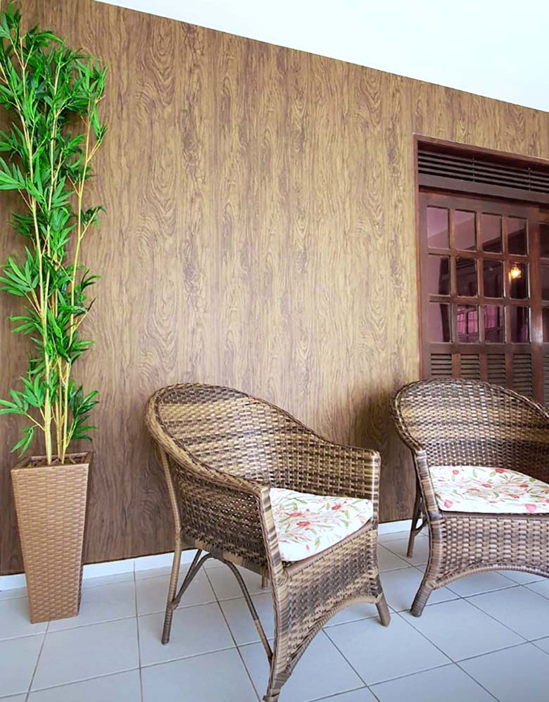 Papel de Parede Texturizado Madeira Demolição Sucupira