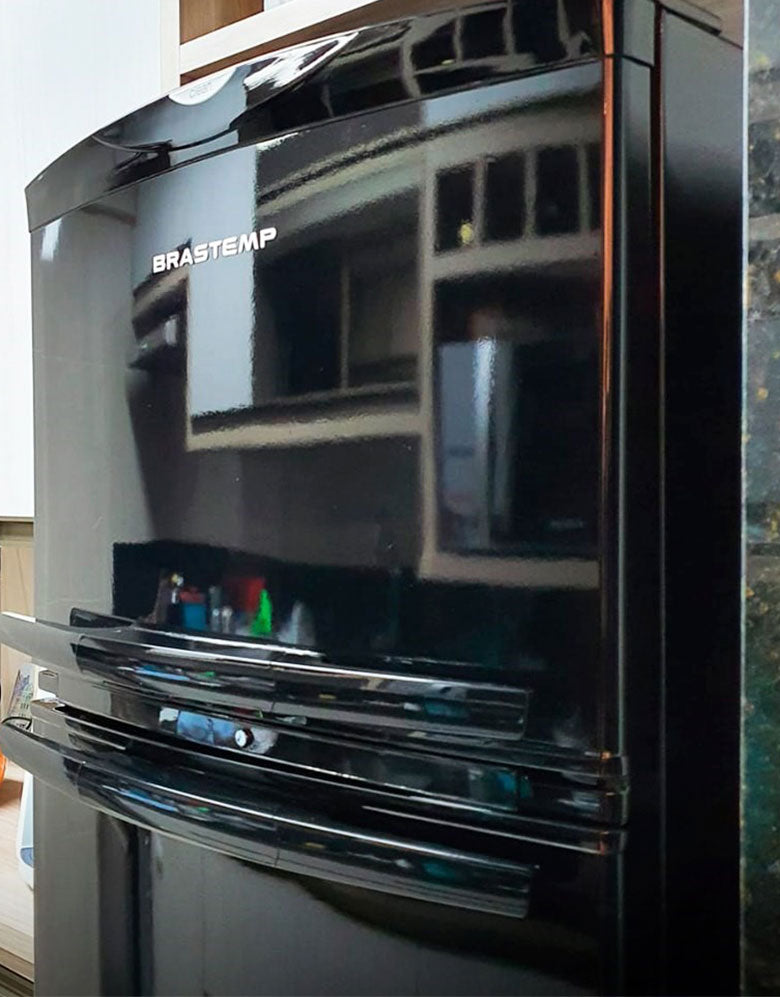 Adesivo de Envelopamento Preto Brilho