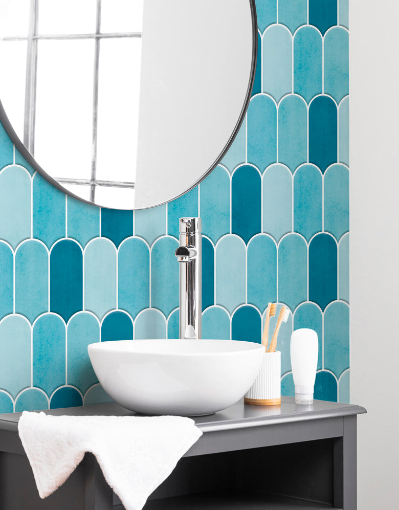 KIT DE 2 ROLOS - 3,00m x 50cm - Papel de Parede Adesivo Bricks Escamas Céu Azul